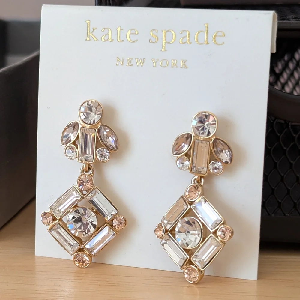 NWT kate spade Cocktails and Conversations Drop Earrings. Stunning 💎✨